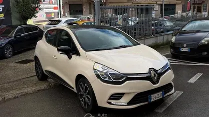 Begagnad Renault Clio IV 75 HK (55 kW) 2016 Vit Sedan