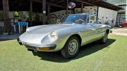 Usata Alfa Romeo Spider 88 CV (64 kW) 1970 Grigio Cabrio