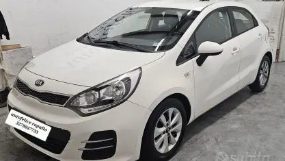 Usata Kia Rio Active 85 CV (62 kW) 2016 Bianco Utilitaria