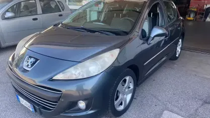 Usata Peugeot 207 92 CV (67 kW) 2010 Grigio Berlina