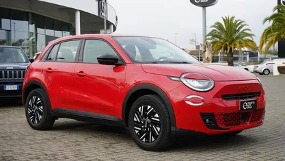Rosso Usata 2023 Fiat 600E Red SUV | 24.500 € (Buon prezzo)