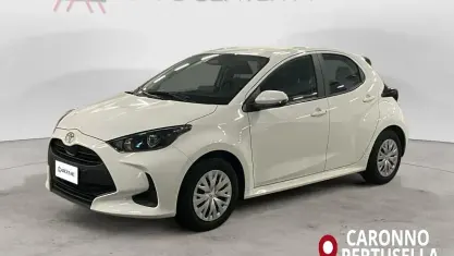 Usata Toyota Yaris Active 92 CV (67 kW) 2025 Bianco bianco Utilitaria