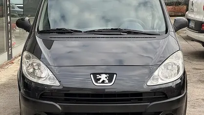 Usata Peugeot 1007 73 CV (53 kW) 2007 Monovolume