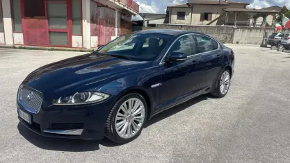 Usata Jaguar XF 190 CV (139 kW) 2012 Blu Berlina