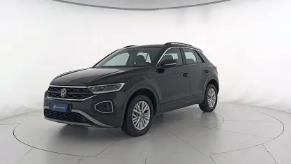 Usata VW T-Roc Life 116 CV (85 kW) 2025 Deep black perlato SUV