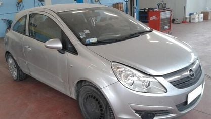 Usata Opel Corsa Enjoy 75 CV (55 kW) 2007 Grigio Berlina