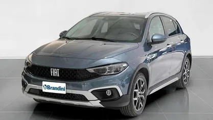 Blu Usata 2022 Fiat Tipo Cross Tre volumi | 17.015 € (Buon prezzo)