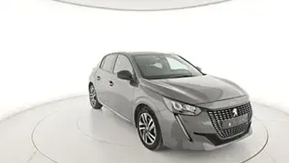Begagnad Peugeot 208 Allure 101 HK (74 kW) 2022 Svart Halvkombi