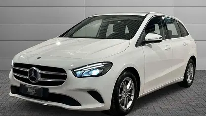 Usata Mercedes B180 116 CV (85 kW) 2019 Bianco polare Monovolume