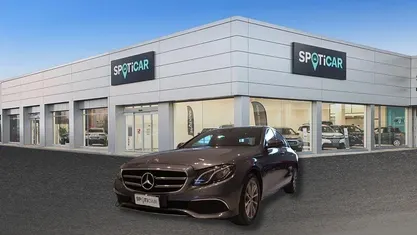 Usata Mercedes E220 Premium 194 CV (142 kW) 2020 Grigio Berlina