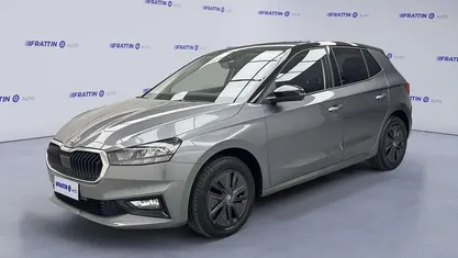 Usata Skoda Fabia 95 CV (69 kW) 2025 Grigio grafite met tetto ner Utilitaria
