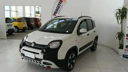 Usata Fiat Panda Cross Cross 70 CV (51 kW) 2024 Bianco Utilitaria
