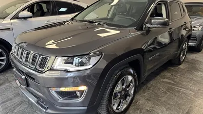Usata Jeep Compass 120 CV (88 kW) 2019 Grigio SUV