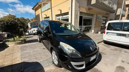 Usata Renault Scénic Dynamique 110 CV (80 kW) 2011 Nero Monovolume