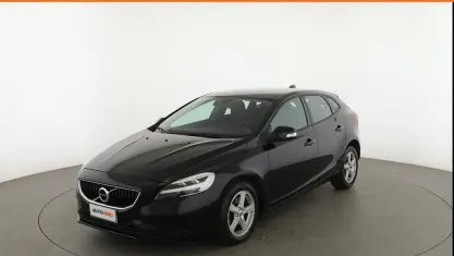 Usata Volvo V40 Kinetic 122 CV (89 kW) 2018 Nero Berlina