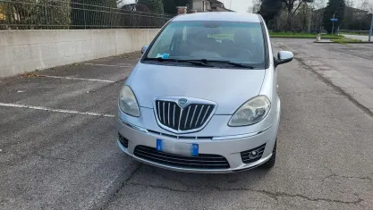 Usata Lancia Musa 77 CV (56 kW) 2010 Grigio Monovolume
