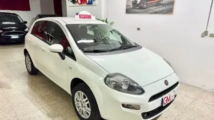 Usata Fiat Grande Punto 69 CV (50 kW) 2013 Bianco Utilitaria