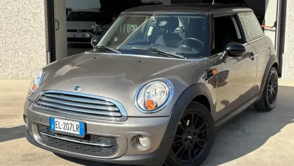 Usata Mini Cooper D 111 CV (81 kW) 2012 Giallo Utilitaria