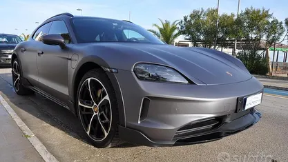 Usata Porsche Taycan Cross Turismo 319 kW (435 CV) 2024 Blu Station wagon