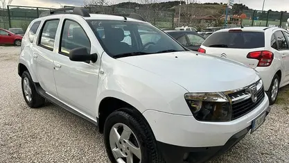 Usata Dacia Duster Lauréate 110 CV (80 kW) 2013 Bianco SUV