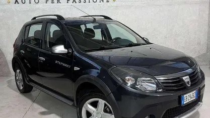 Usata Dacia Sandero Stepway 87 CV (63 kW) 2010 Berlina