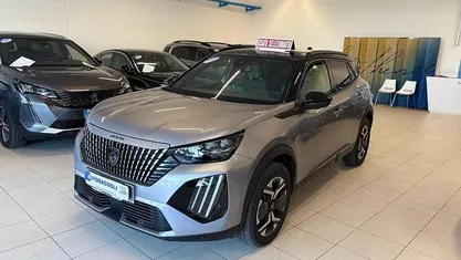Grigio Usata 2024 Peugeot 2008 GT SUV | 21.900 € (Buon prezzo)