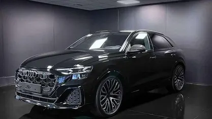 Nero Nuova 2025 Audi Q8 S-Line SUV | 104.900 €