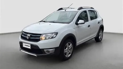 Bianco Usata 2015 Dacia Sandero Lauréate Tre volumi | 7900 € (Buon prezzo)