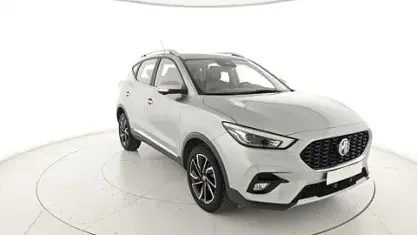 Usata MG ZS Luxury 106 CV (77 kW) 2024 Argento SUV