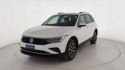 Usata VW Tiguan Life 245 CV (180 kW) 2022 Bianco pastello SUV