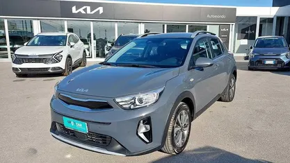 Grigio Usata 2022 Kia Stonic Style SUV | 14.400 € (Buon prezzo)