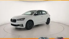 Bianco luna metallizzato Nuova 2025 Skoda Fabia Tre volumi | 16.900 € (Super prezzo)