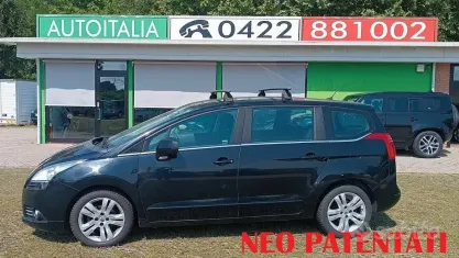 Usata Peugeot 5008 112 CV (82 kW) 2011 Nero Monovolume