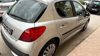 Usata Peugeot 207 70 CV (51 kW) 2009 Grigio Berlina