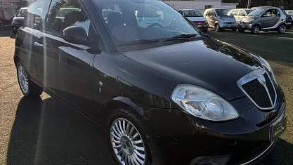Usata Lancia Ypsilon 60 CV (44 kW) 2010 Nero Utilitaria