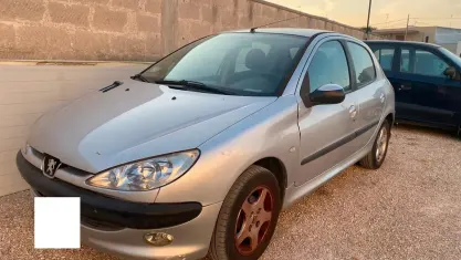 Usata Peugeot 206 68 CV (50 kW) 2005 Grigio Berlina