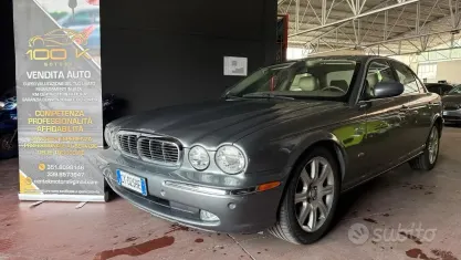 Usata Jaguar XJ Sovereign 207 CV (152 kW) 2005 Grigio Berlina