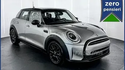 Usata Mini Cooper Essential 136 CV (100 kW) 2024 Nero/grigio Utilitaria