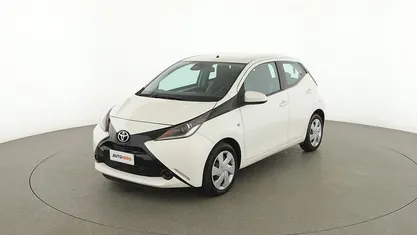 Usata Toyota Aygo X-play 70 CV (51 kW) 2017 Bianco Utilitaria