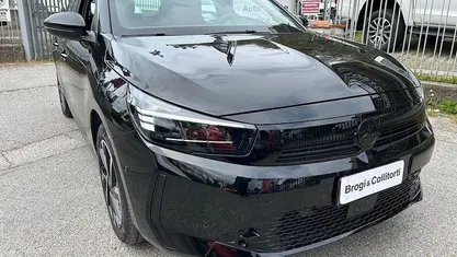 Usata Opel Corsa 75 CV (55 kW) 2024 Nero Utilitaria