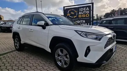 Usata Toyota RAV4 Hybrid Business Edition 178 CV (130 kW) 2022 Bianco SUV
