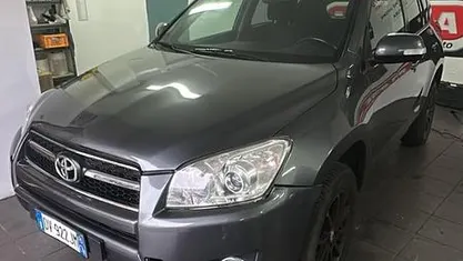 Grigio Usata 2009 Toyota RAV4 Luxury SUV | 5800 € (Buon prezzo)
