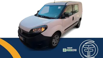 Usata Fiat Doblò Lounge 105 CV (77 kW) 2019 Bianco Monovolume