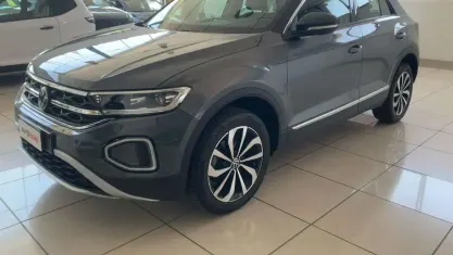 Usata VW T-Roc Style 150 CV (110 kW) 2023 Grigio SUV