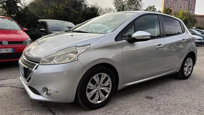 Usata Peugeot 208 Active 68 CV (50 kW) 2012 Utilitaria