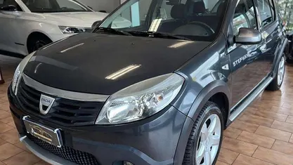 Blu/azzurro Usata 2009 Dacia Sandero Stepway Tre volumi | 3900 € (Ottimo prezzo)