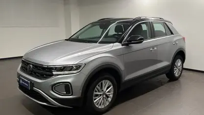 Usata VW T-Roc Life 110 CV (80 kW) 2023 Argento SUV