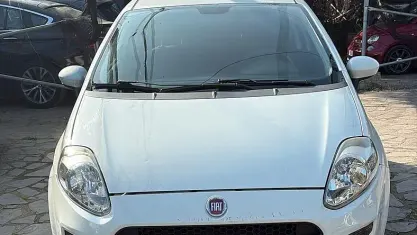 Usata Fiat Punto 75 CV (55 kW) 2013 Bianco Berlina