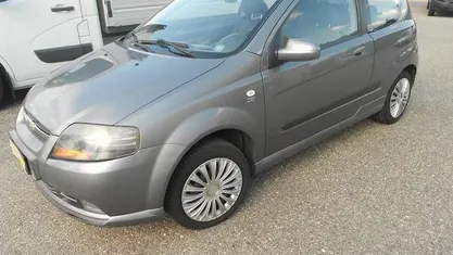 Grigio metallizzato Usata 2008 Chevrolet Kalos SE Due volumi | 3500 € (Molto cara)