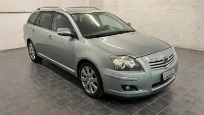 Usata Toyota Avensis 150 CV (110 kW) 2008 Grigio Station wagon